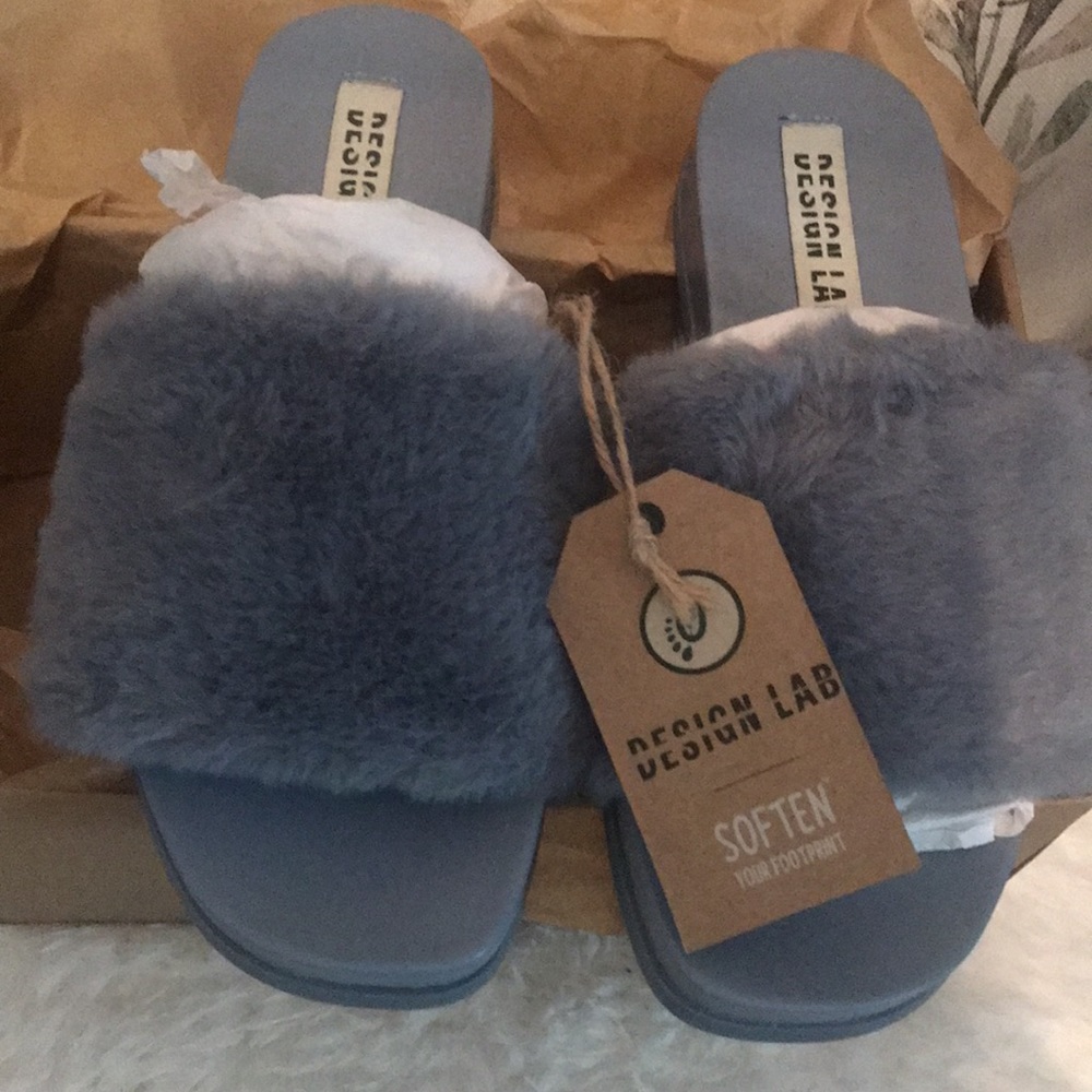 Design Lab slippers
